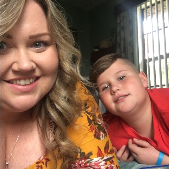 Profile Picture of Alicia Forshee (@forsheea) on Poshmark