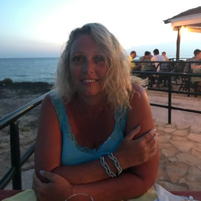 Profile Picture of Tracey Helen (@TraceyH28) on Twitter