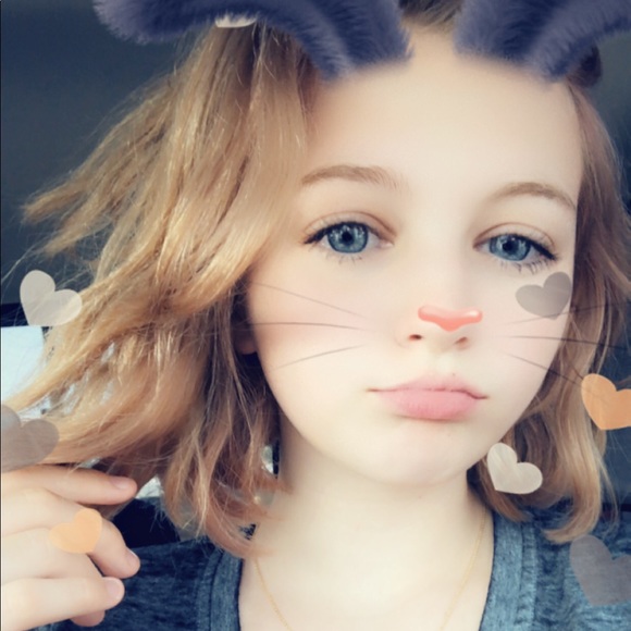 Profile Picture of Kaitlin Poolaw (@kpoolaw7) on Poshmark