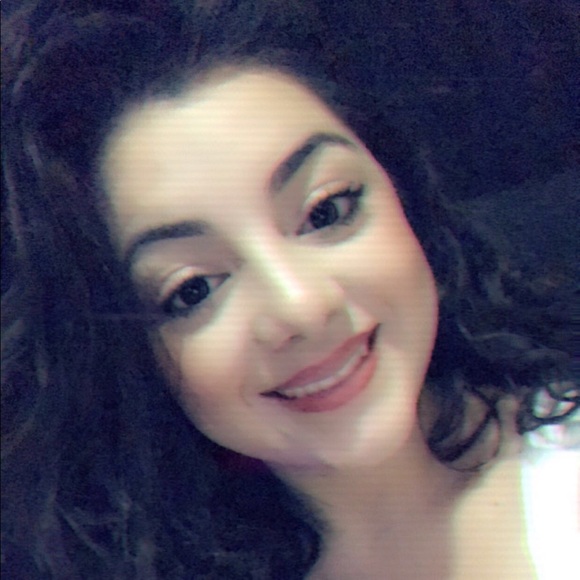 Profile Picture of Jessica Lara (@jess031718) on Poshmark