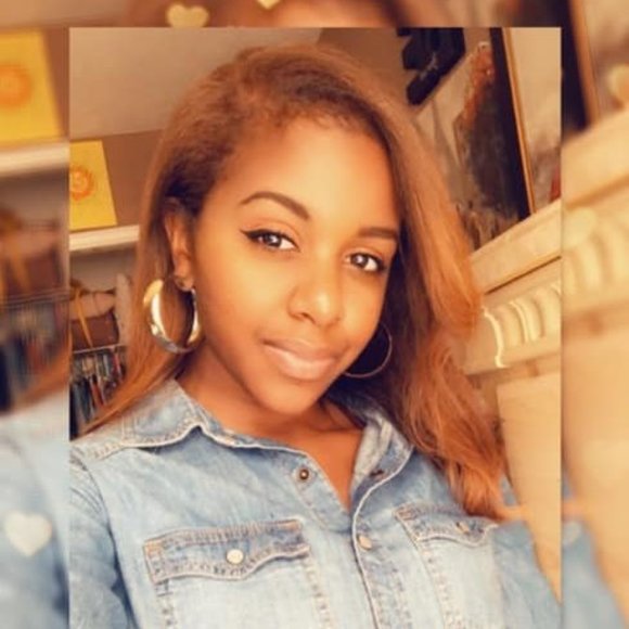 Profile Picture of Alexa Brooks (@abrook60) on Poshmark