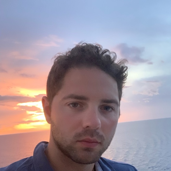 Profile Picture of Tyler Cichewicz (@tylercichewicz) on Poshmark