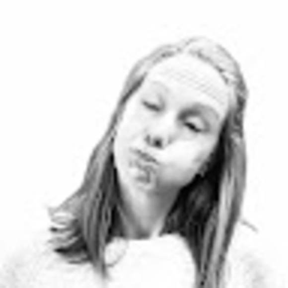 Profile Picture of Whitney Wakley (@w_wakley) on Poshmark