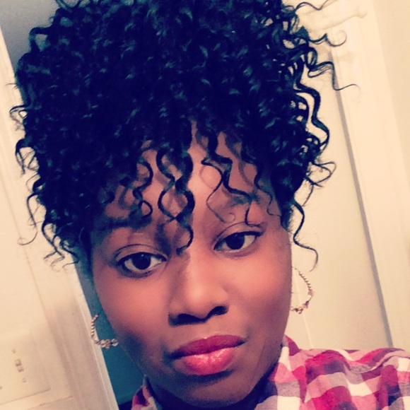 Profile Picture of Jeretta Symone (@jeretta) on Poshmark