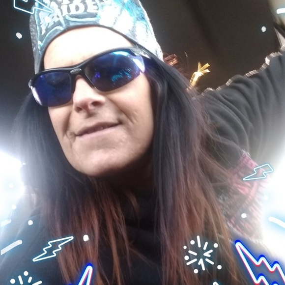 Profile Picture of Dana Frandle (@danafrandle) on Poshmark