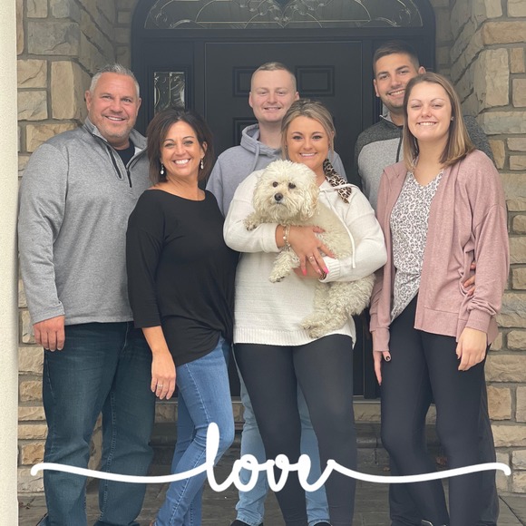 Profile Picture of Kristen Fiessinger (@kristen_f) on Poshmark