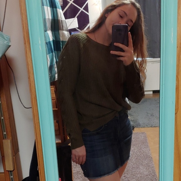 Profile Picture of Teagan Arfmann (@teagan_arfmann) on Poshmark