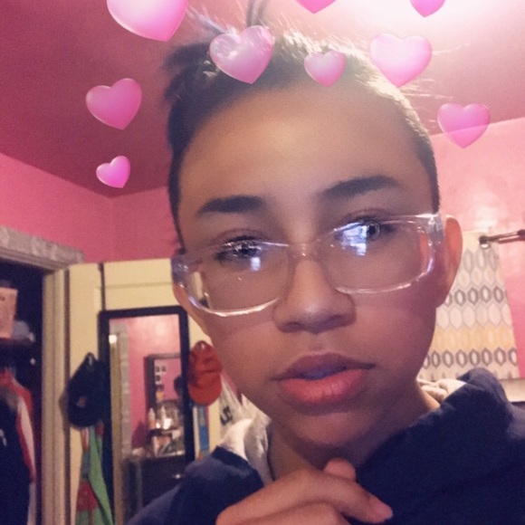 Profile Picture of David Menjivar (@davidisme) on Poshmark
