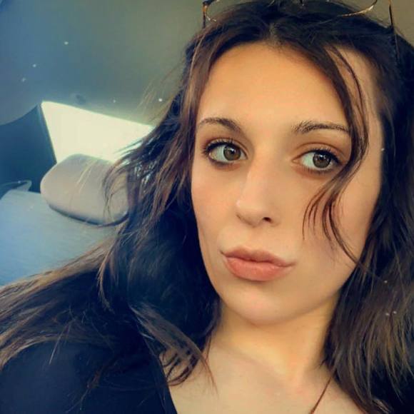 Profile Picture of Jackie Zublionis (@jackiezubxo) on Poshmark