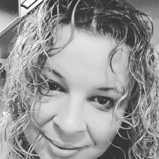 Profile Picture of Lisa De Barros (@lisaradebarros) on Twitter