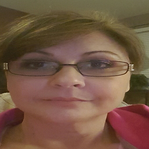Profile Picture of Karen Sherrod (@karen1220) on Poshmark