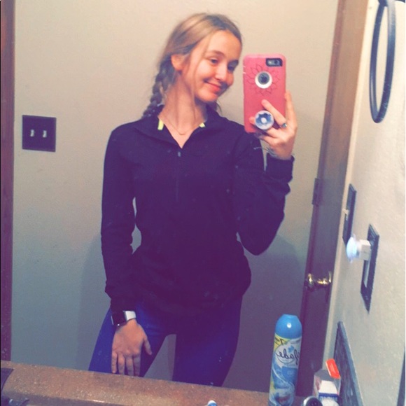 Profile Picture of Emy Autry (@emersyn_21) on Poshmark