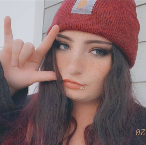 Profile Picture of Bailey Jackson (@baileyj888) on Poshmark