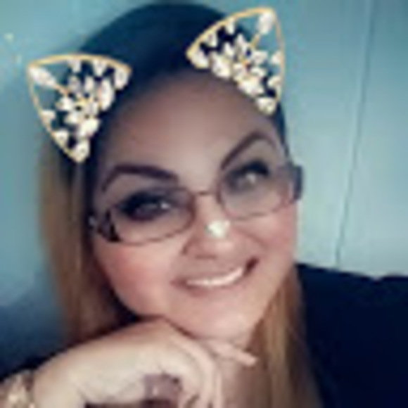 Profile Picture of Sylvia Silvas (@sylviasilvas) on Poshmark