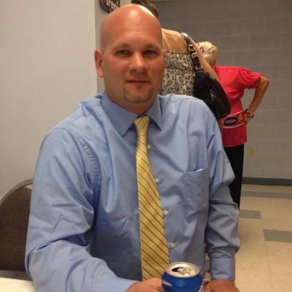 Profile Picture of John Bayer (@jonbayer70) on Poshmark