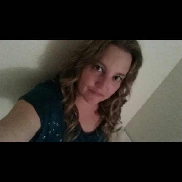 Profile Picture of Crystal Klink (@daddyssweetgirl) on Poshmark