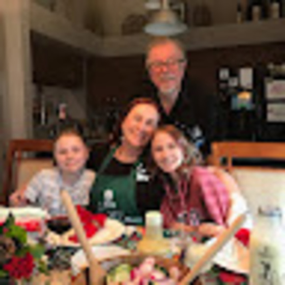 Profile Picture of Lisa Day (@lisaday613) on Poshmark