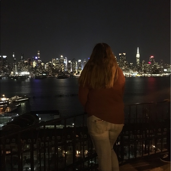 Mckenzie Buschur - Poshmark Profile Picture of Mckenzie Buschur (@mdb217) on Poshmark