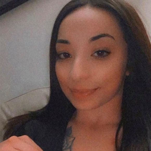 Profile Picture of Tiarra Barrett (@tiarrabarrett98) on Poshmark