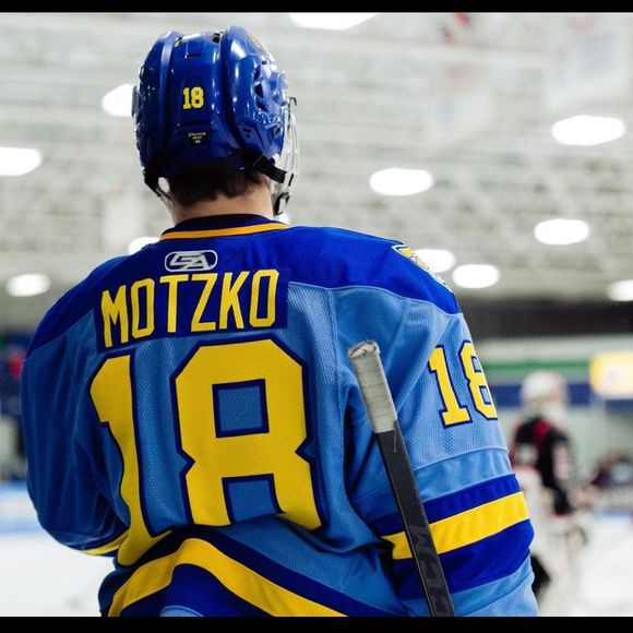 Profile Picture of Shelley Motzko (@shelleymotzko) on Poshmark