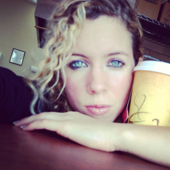 Profile Picture of Amanda Corbett (@acco91) on Poshmark