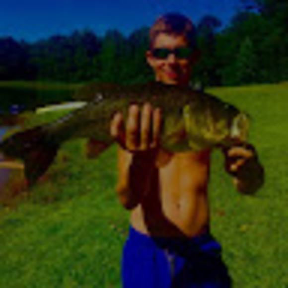 Profile Picture of Larson Dingess (@larsondingess04) on Poshmark