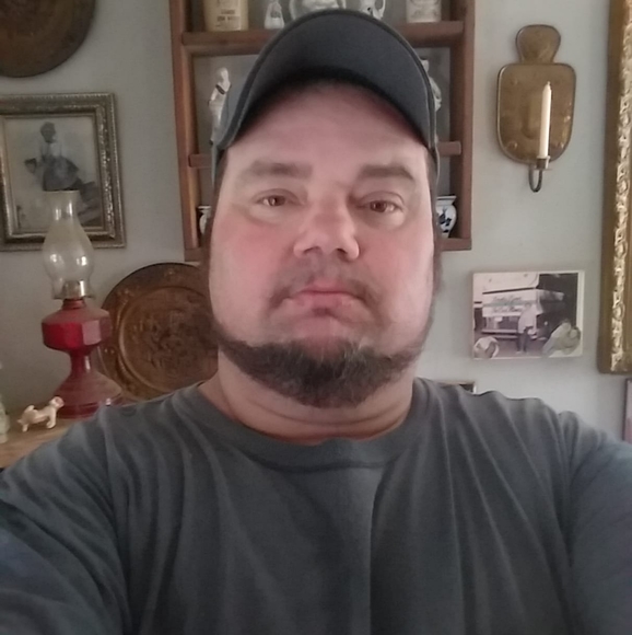 Profile Picture of Michael Huffman (@michaelhuffm492) on Poshmark