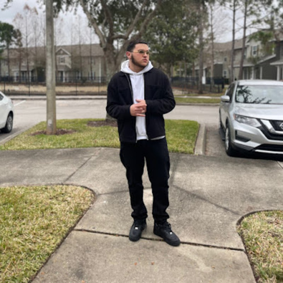 Profile Picture of Kevin Tirado (@ktirado2003) on Poshmark