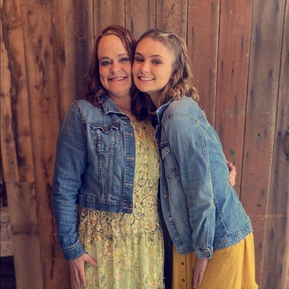 Profile Picture of Jennifer Plager (@plagerjenn) on Poshmark