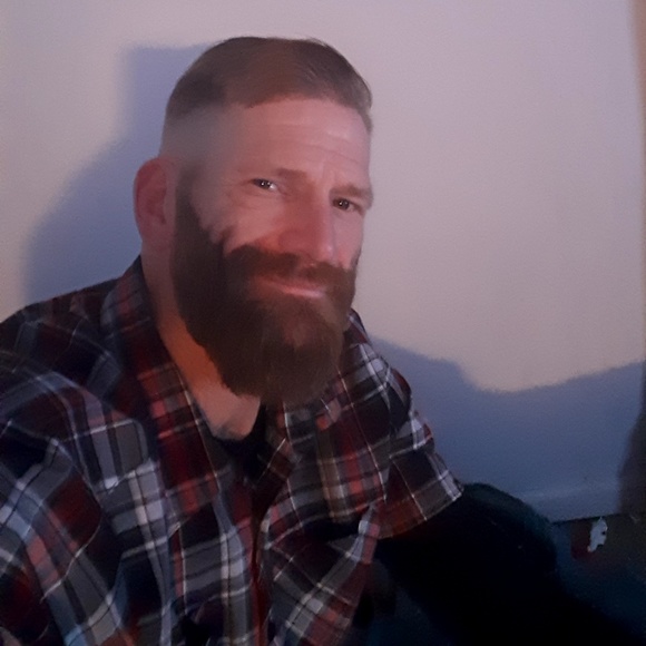 Profile Picture of Derek Hurlburt (@drocm) on Poshmark