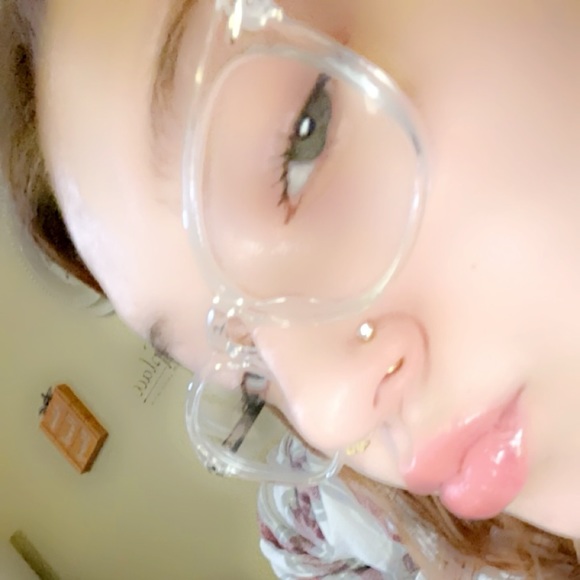 Profile Picture of Jalyssa Yeazel (@yeazelkids16) on Poshmark