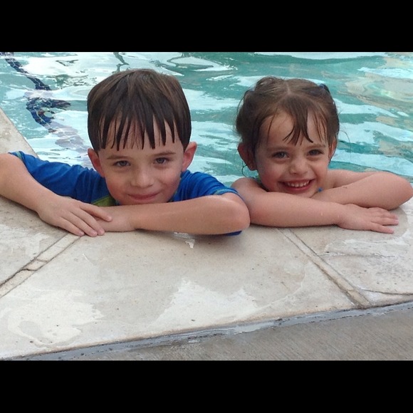 Profile Picture of Carolina Bieske (@mangomaduro) on Poshmark