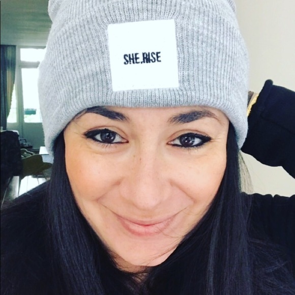 Profile Picture of Sherise Eways (@she_rise) on Poshmark