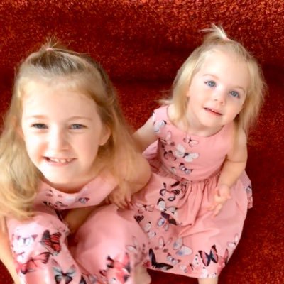 Profile Picture of Sharon Monk (@rosebud1977) on Twitter