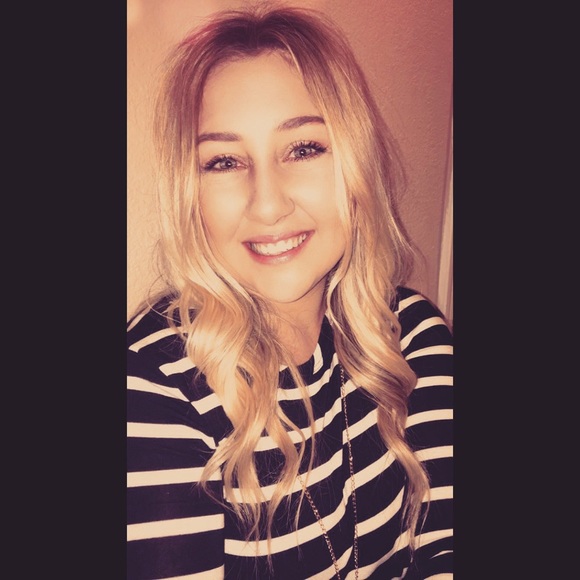 Profile Picture of Breann Duree (@bduree) on Poshmark