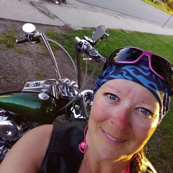 Christine Johnson-altenhofen - Poshmark Profile Picture of Christine Johnson-altenhofen (@demomomma74) on Poshmark