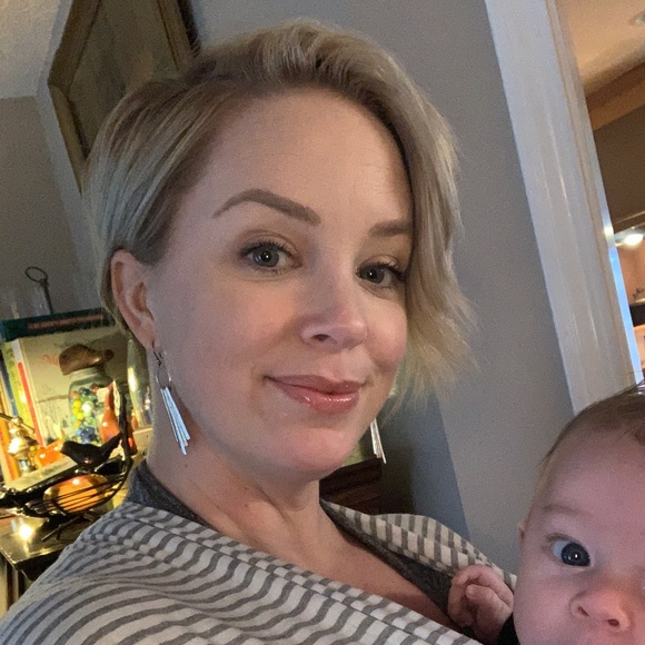 Profile Picture of Kristen Carayoan (@kpieper11) on Poshmark