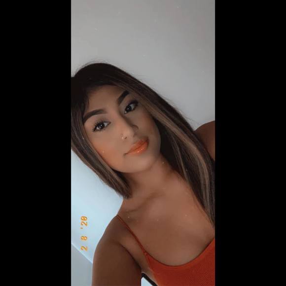 Profile Picture of Amanda Vitela (@cutepixie28) on Poshmark