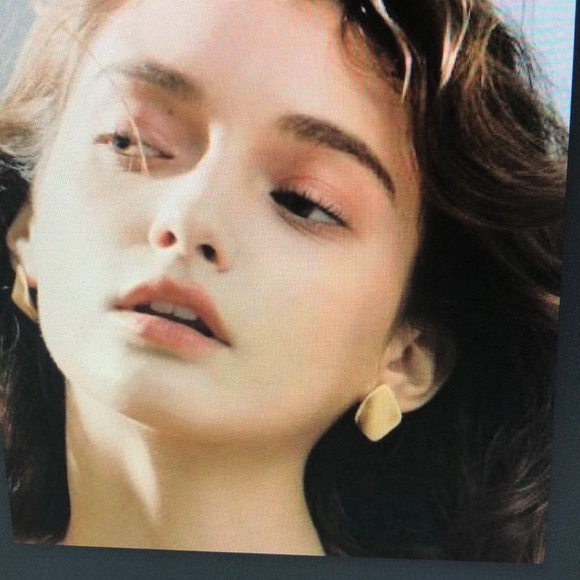 Profile Picture of Jacquelyn Watkins (@jacquelynwat199) on Poshmark