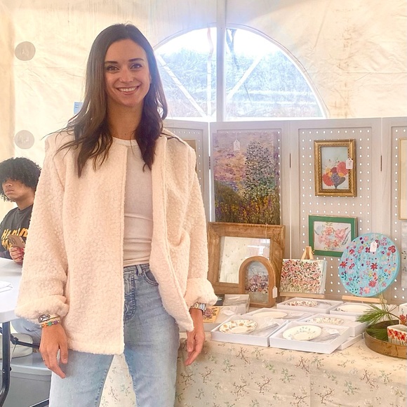 Profile Picture of Brittney Simon (@britsimon) on Poshmark