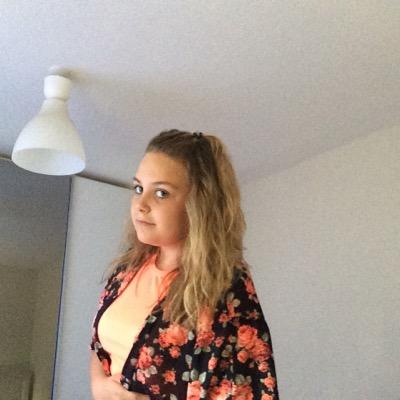 Profile Picture of Molly McArthur (@MollyMcArthur2) on Twitter