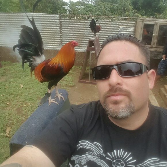 Profile Picture of Clay Perez (@bighusky) on Poshmark