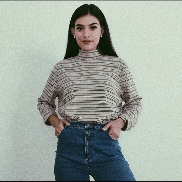 Profile Picture of Shannon Hansen (@shansen7) on Poshmark