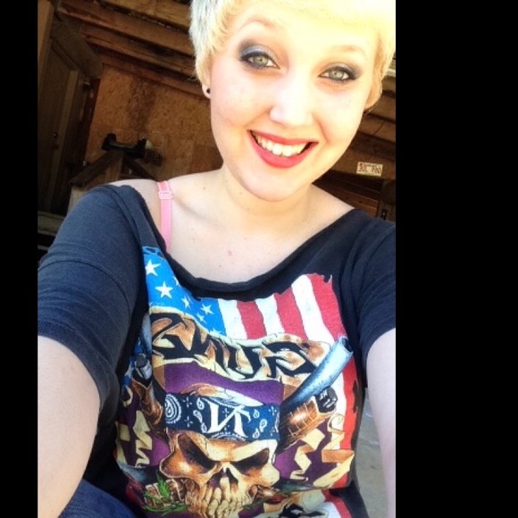 Profile Picture of Tori Young (@torrific9) on Poshmark