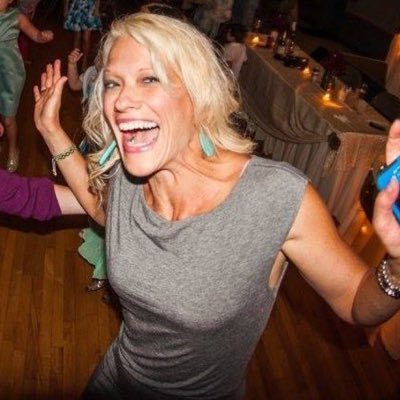 Profile Picture of Helen Young (@lightkidsyoga) on Twitter