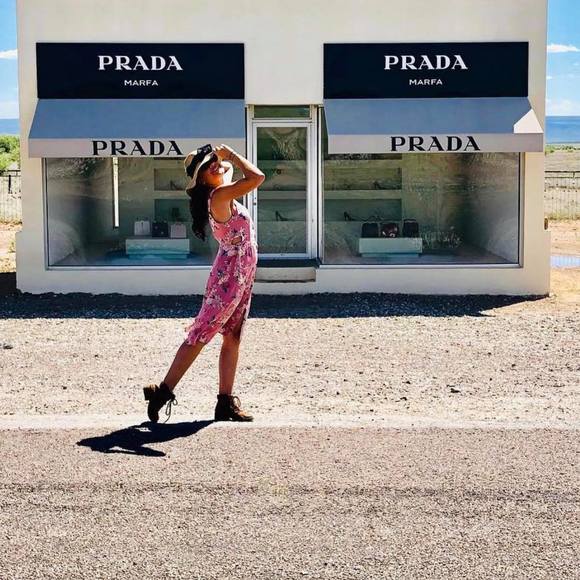 Profile Picture of Daniela Nikolova (@danii0723) on Poshmark