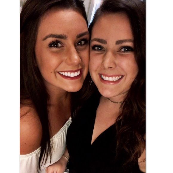 Profile Picture of Maddie Sandman (@maddiesandman) on Poshmark