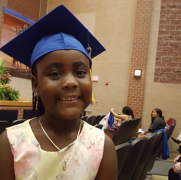 Profile Picture of Paule Valerie (@paulevalerie) on Poshmark