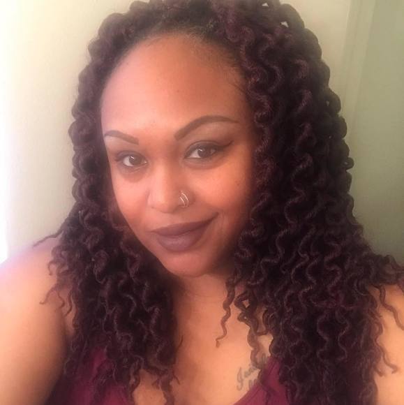 Profile Picture of April Crenshaw (@queenoflove) on Poshmark