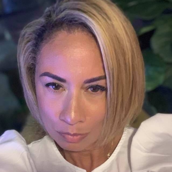 Profile Picture of Julia Longsworth (@julo1229) on Poshmark
